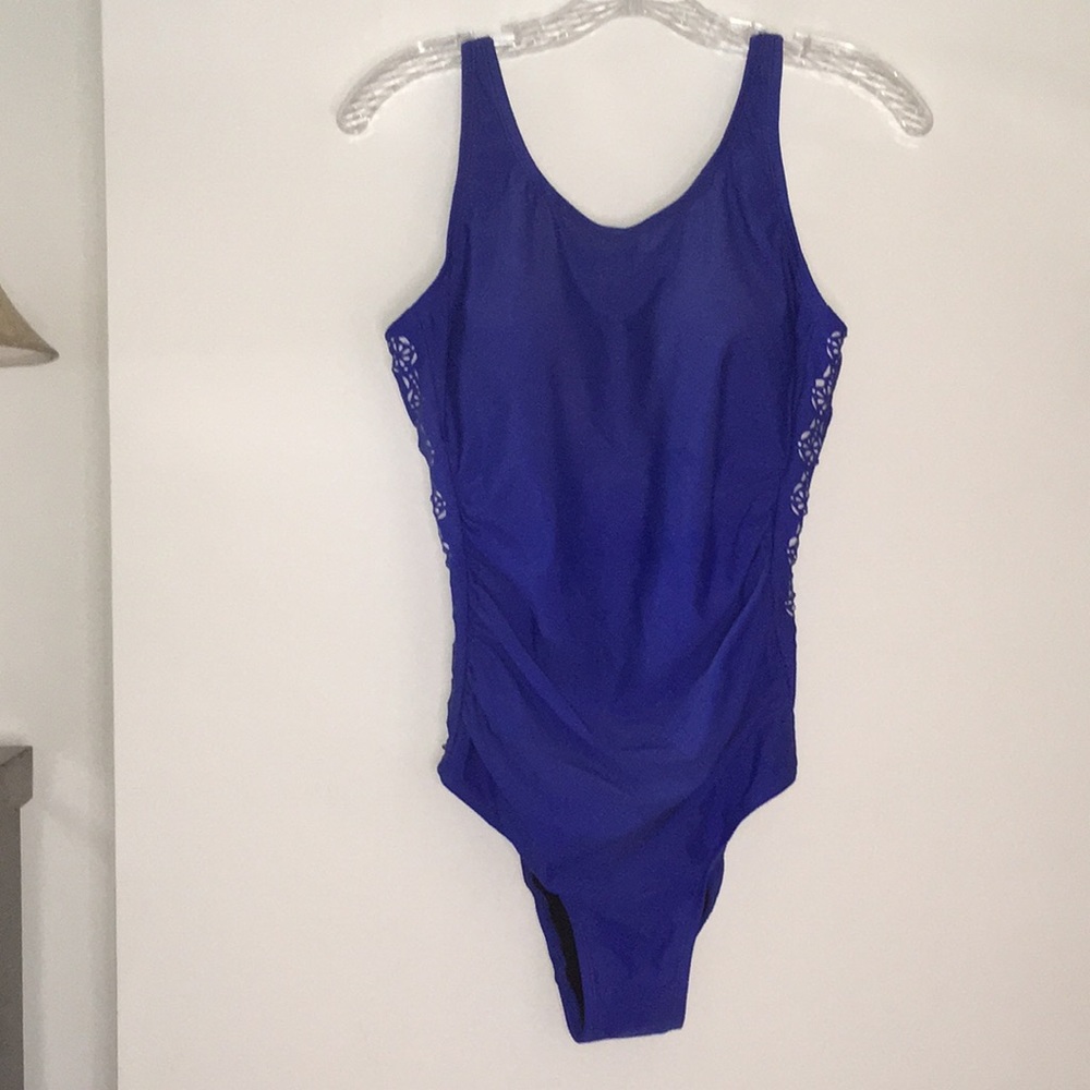 SEA & SAND BEACHWEAR | ONE PC SWIM SUIT